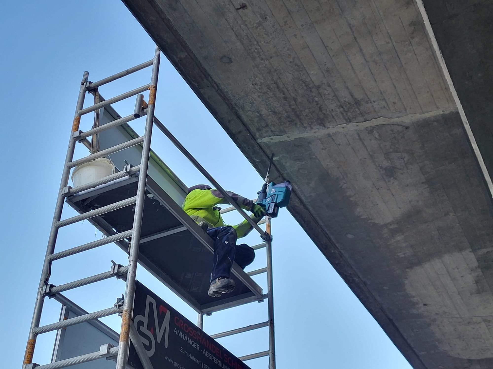 Bohrmehlentnahme Kragarm